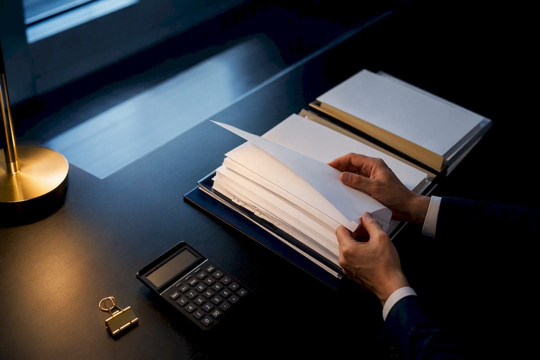 KYB GmbH prüfen: Der Erst‑Check vor jeder Übernahme